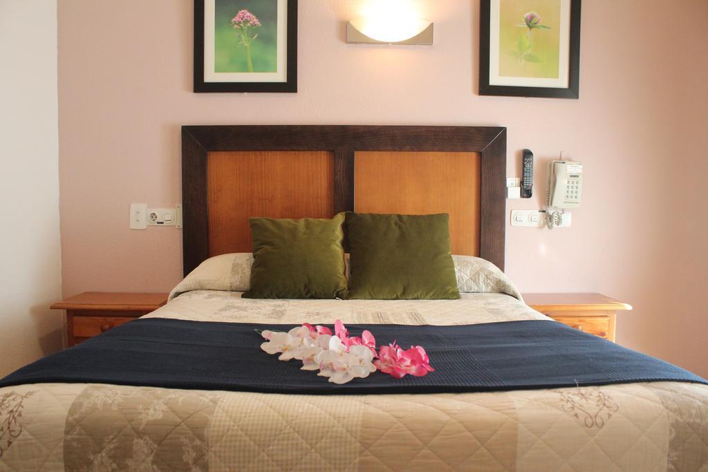 Hostal Greco Gran Via Madrid Bagian luar foto