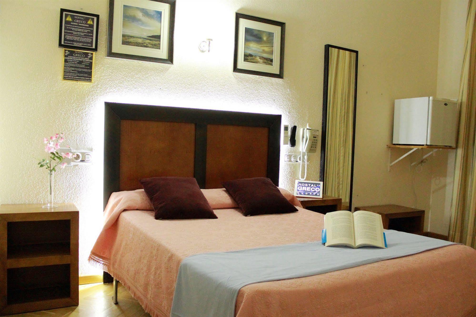 Hostal Greco Gran Via Madrid Bagian luar foto