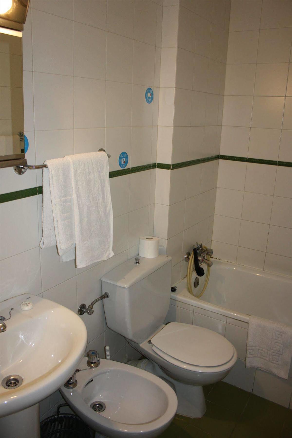 Hostal Greco Gran Via Madrid Bagian luar foto