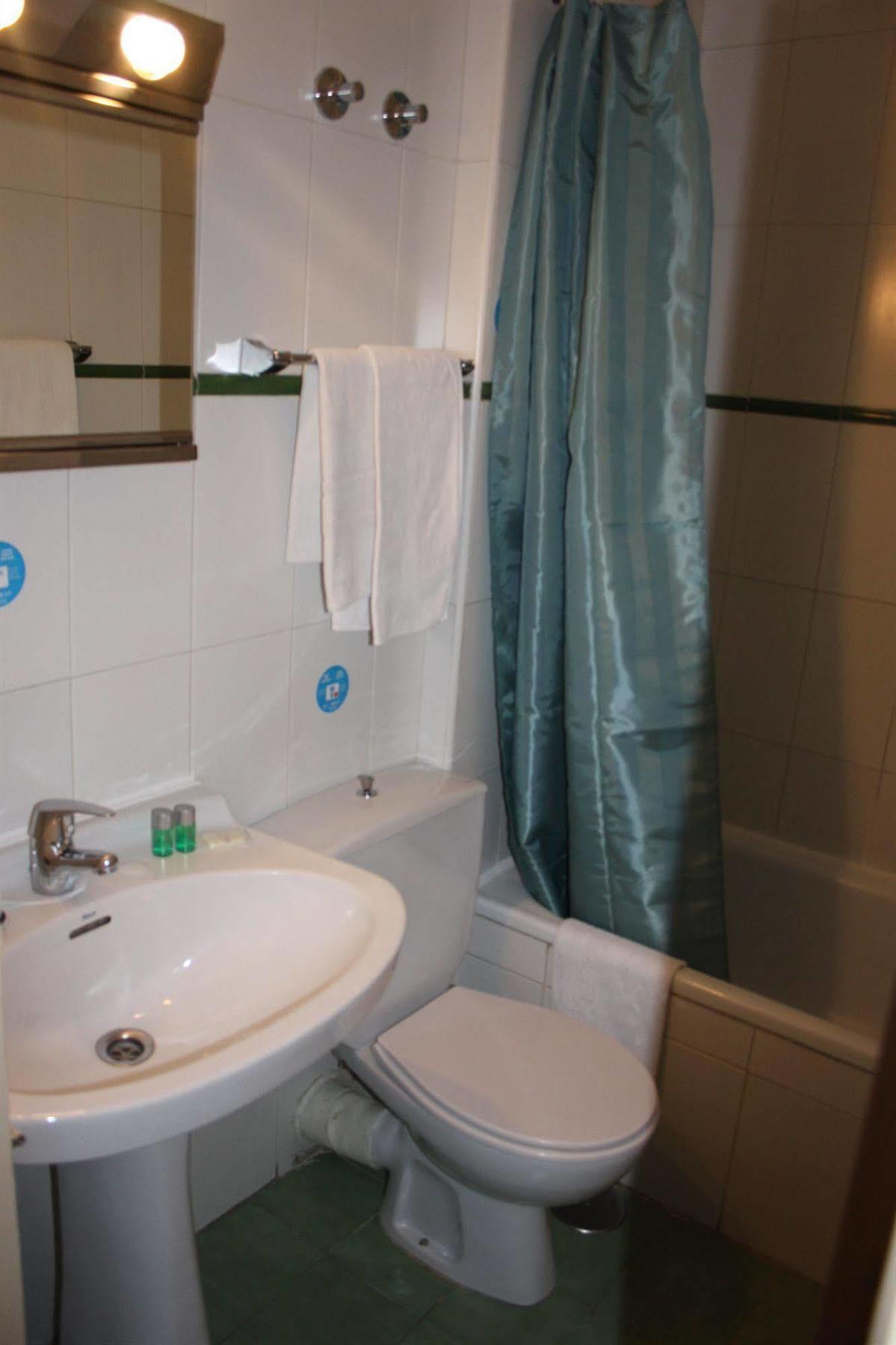Hostal Greco Gran Via Madrid Bagian luar foto