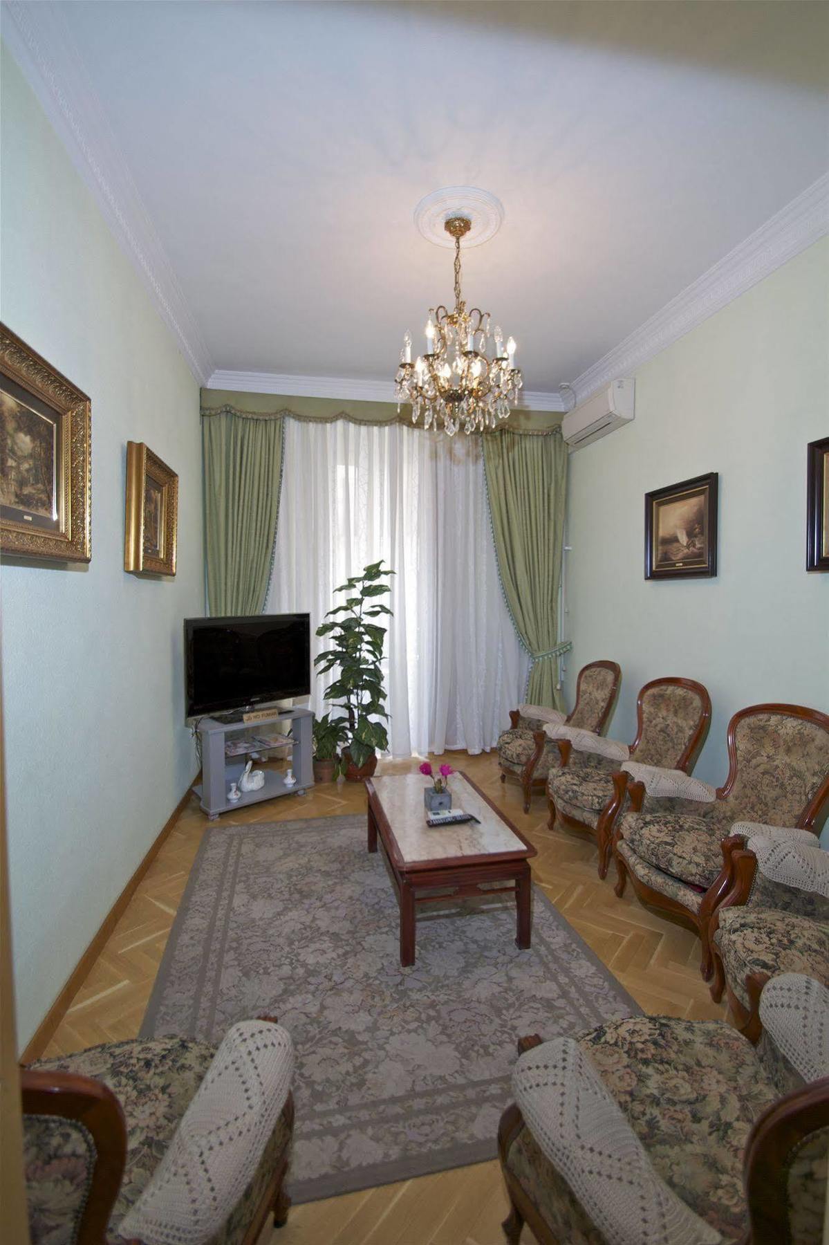 Hostal Greco Gran Via Madrid Bagian luar foto