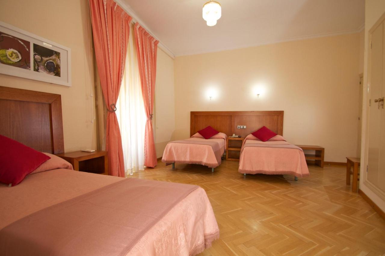 Hostal Greco Gran Via Madrid Bagian luar foto
